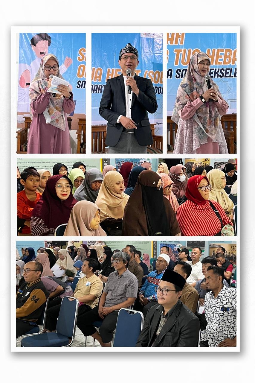 Direktur SMART Ekselensia Indonesia, Ustaz Zayd Sayfullah, menyampaikan materi dalam kegiatan Sekolah Orang Tua Hebat (SOBAT) bagi orang tua siswa baru SMP dan SMA di Aula Al-Insani SMART Ekselensia Indonesia pada 26 Juli 2026.